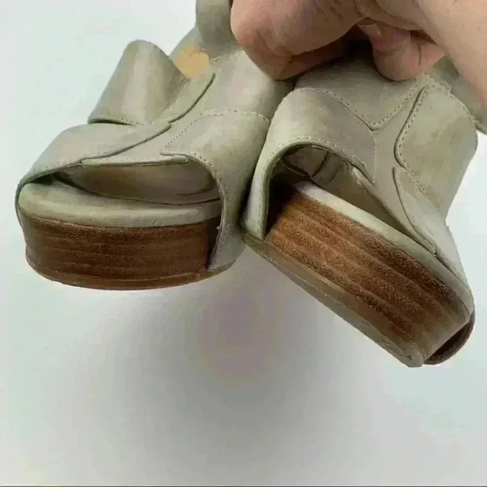 Gadea womens heels size 9 beige leather strappy chunky platforms